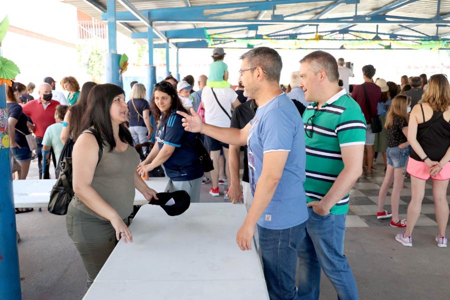 Delegación municipal charla con ciudadanos