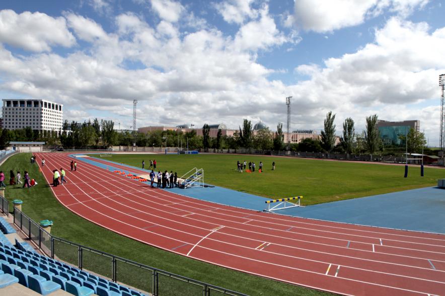 Pista de atletismo, dentro del complejo deportivo José Caballero en el municipio de Alcobendas