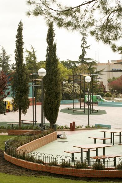 Merendero al aire libre en el parque de la Comunidad de Madrid