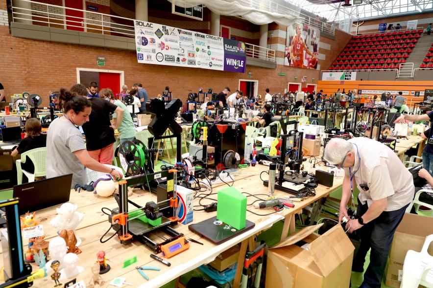 Participantes en 3D Party en el Pabellón Amaya Valdemoro 2022