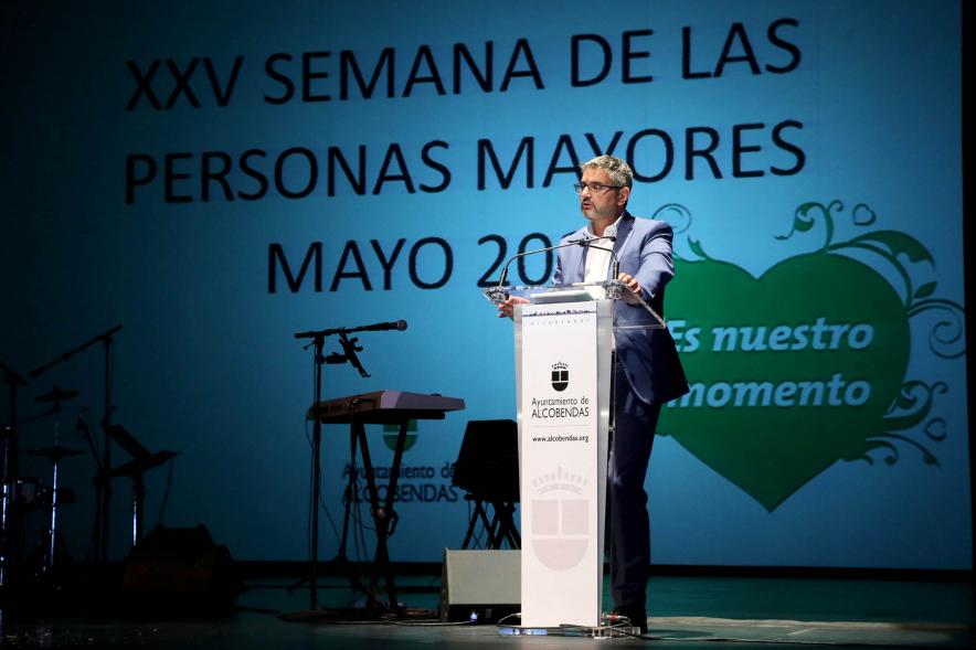 Homenaje de Mayores