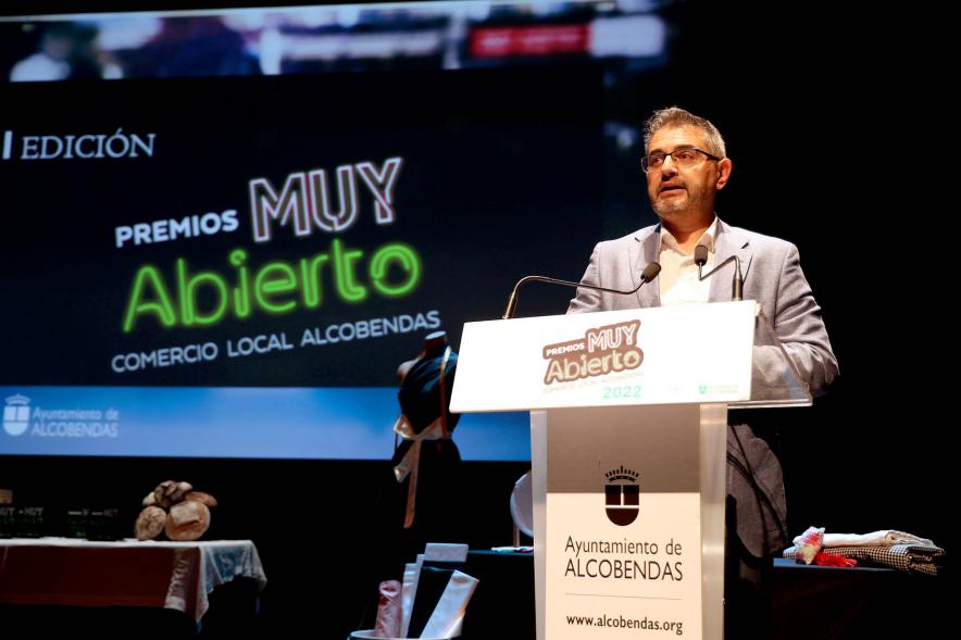 Alcalde Sánchez Acera durante discurso